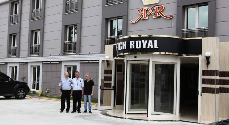 Rich Royal Hotel