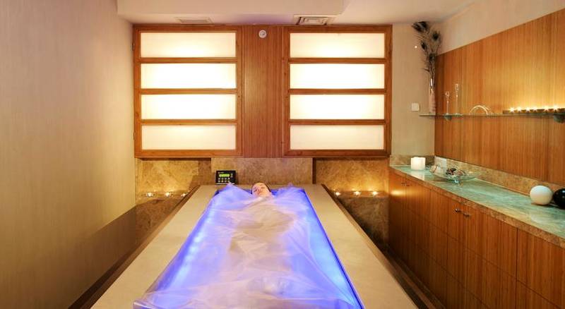 Richmond Nua Wellness Spa