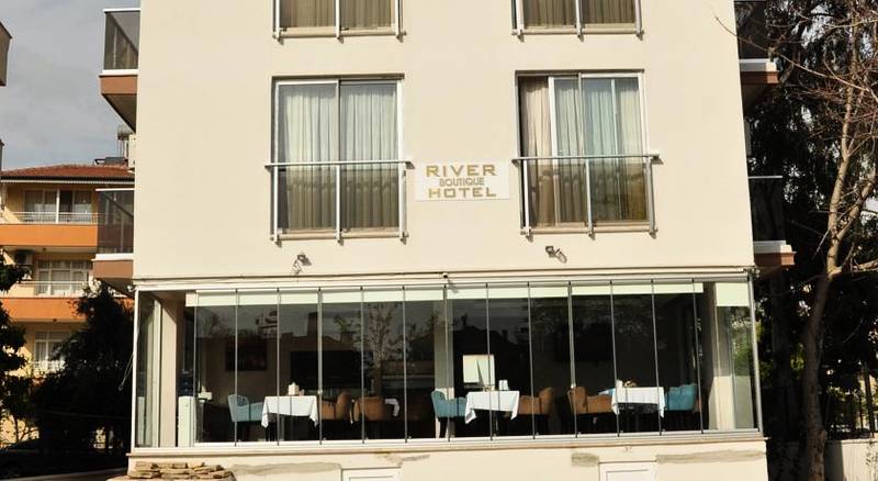 River Hotel