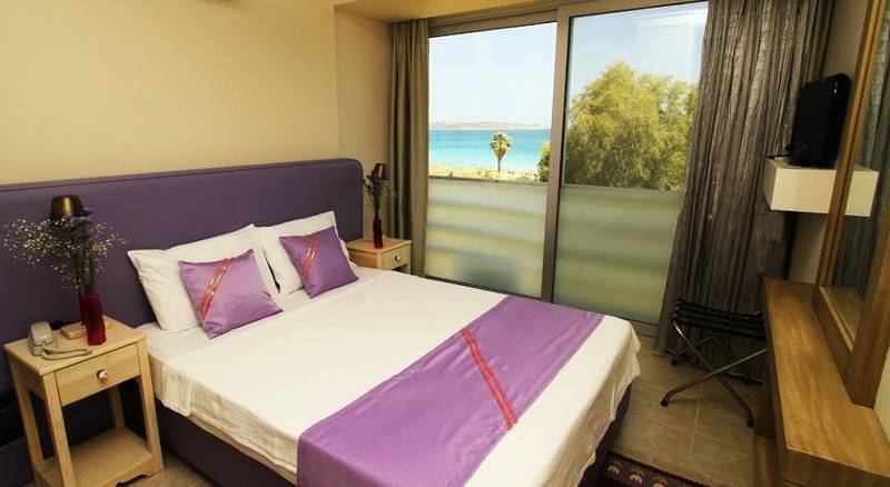 Rooms Beach Hotel