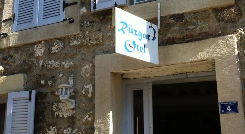 Rzgar Otel