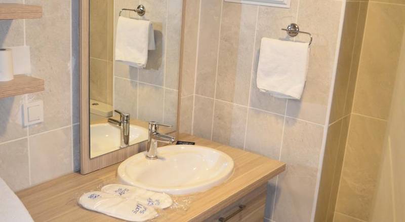 Safir House Hotel
