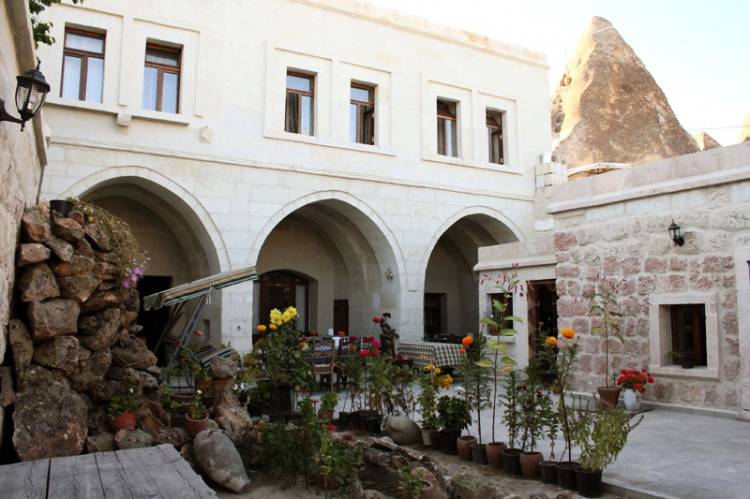 Safran Cave Hotel