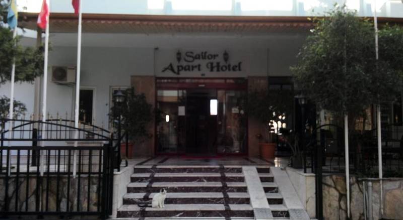 Sailor Apart Hotel