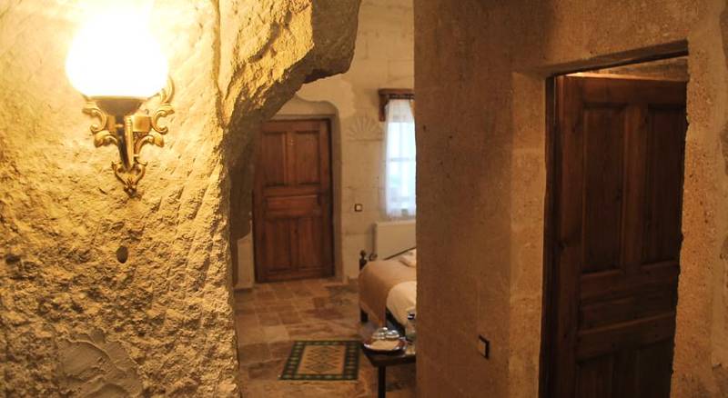 Emit Cave Hotel