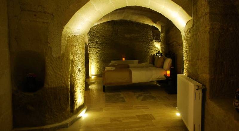 Emit Cave Hotel