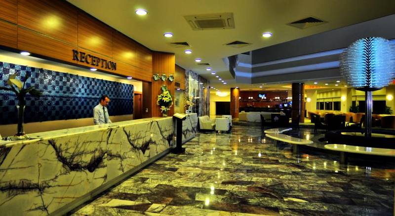 Maritim Hotel Saray Regency