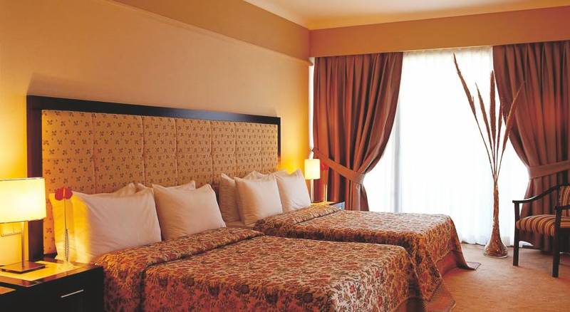 Maritim Hotel Saray Regency