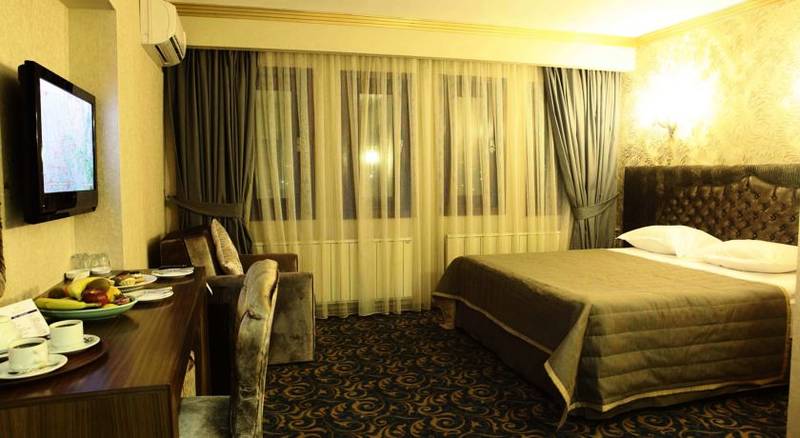 Sarr Ta Mahal Hotel