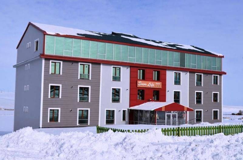 Snow Life Hotel