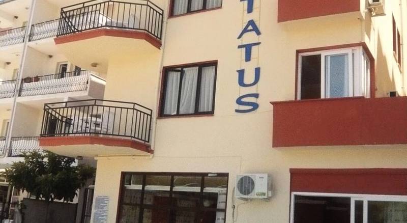 Status Hotel