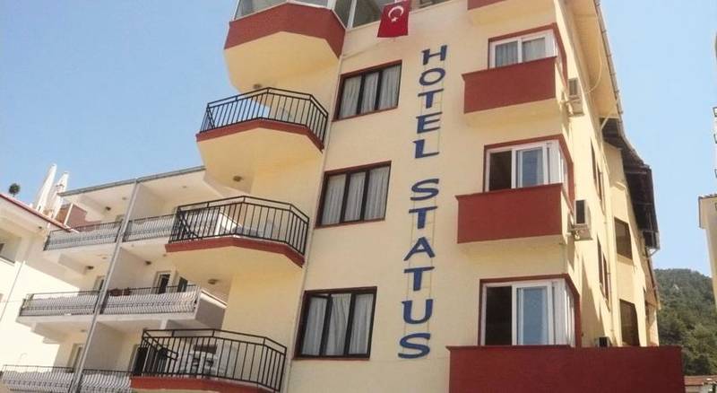 Status Hotel