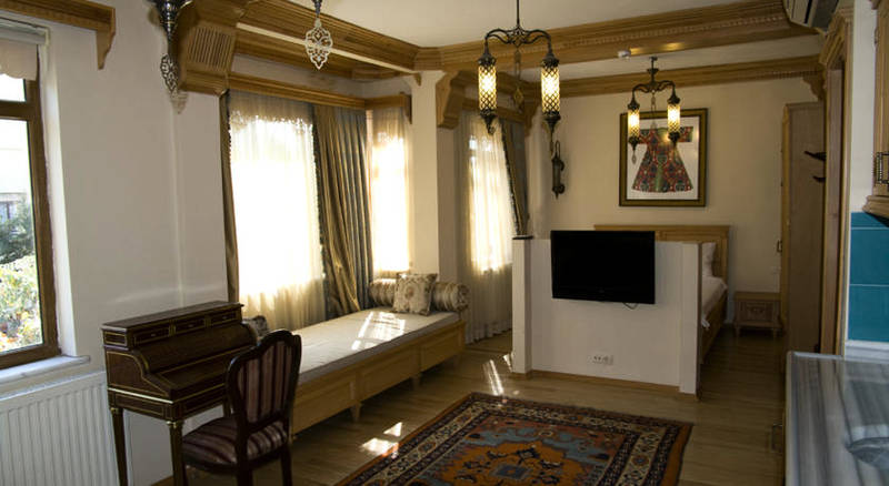 Sultan Corner Suites