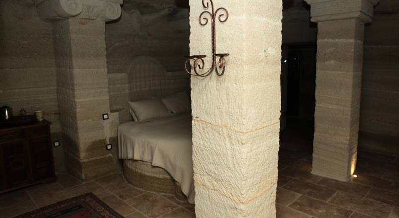 Suzana's Cave Hotel