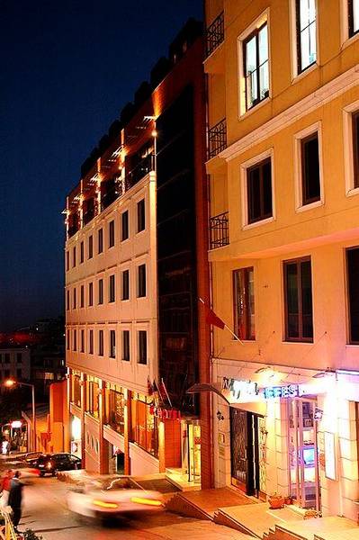 Taksim Metropark Hotel