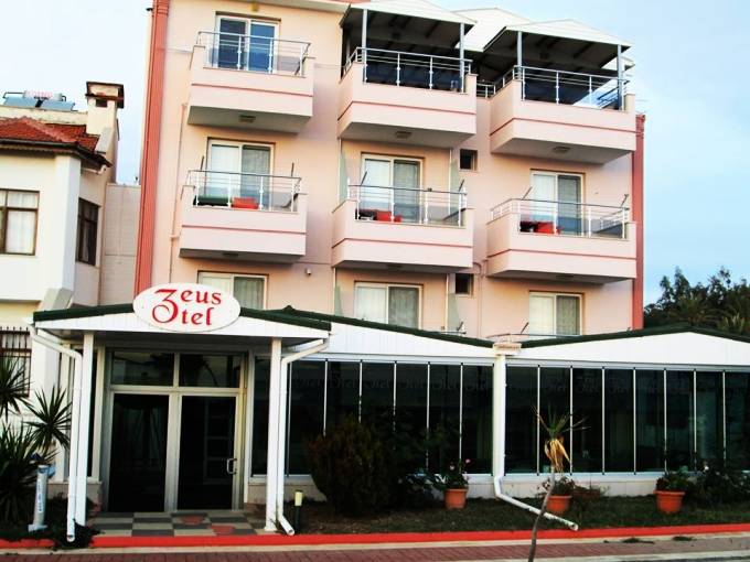 Taucu Zeus Otel