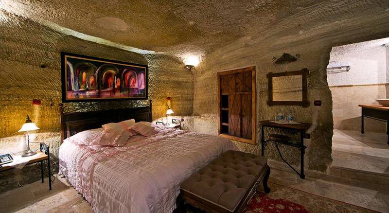 Terra Cave Suites