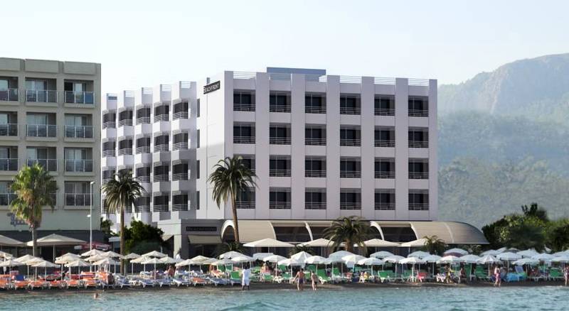 Sunprime Beachfront Hotel