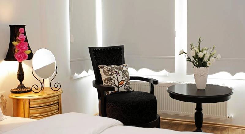 The White Swan Suites
