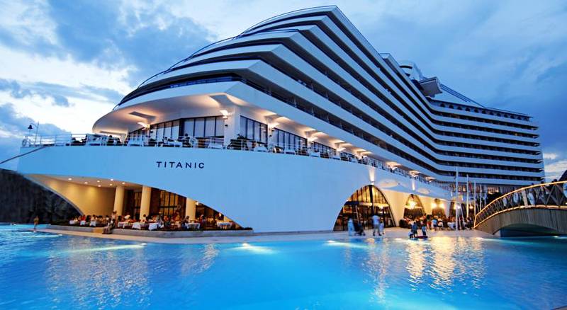 Titanic Beach Lara Resort