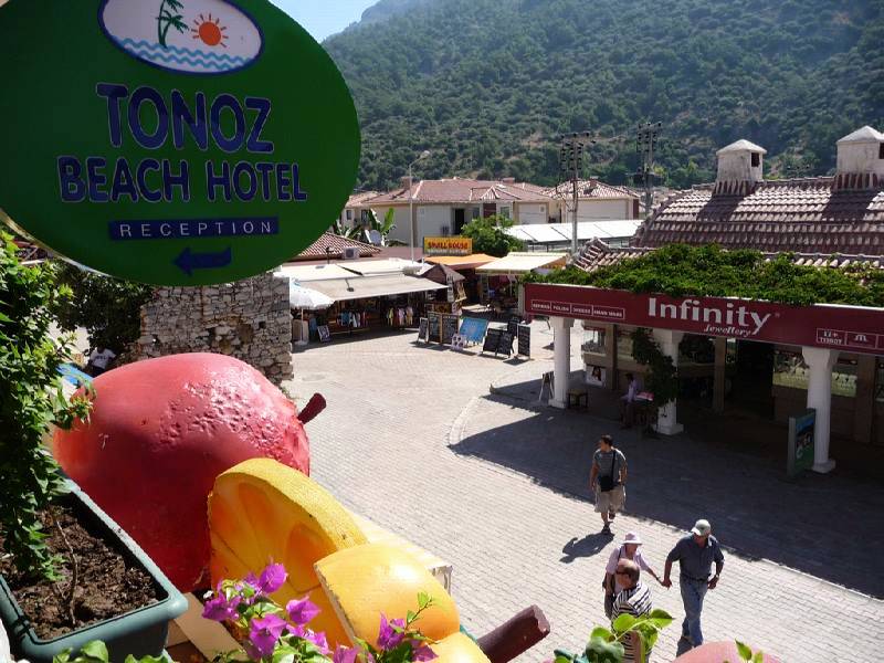 Tonoz Beach Hotel ldeniz