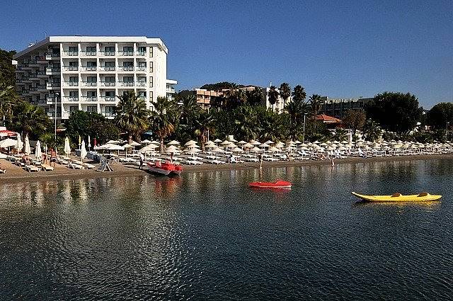 Tropical Beach Hotel