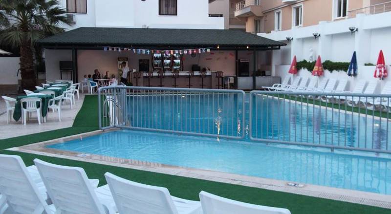 Tuntas Suites Altinkum