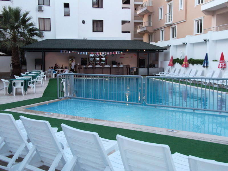 Tuntas Suites Altinkum