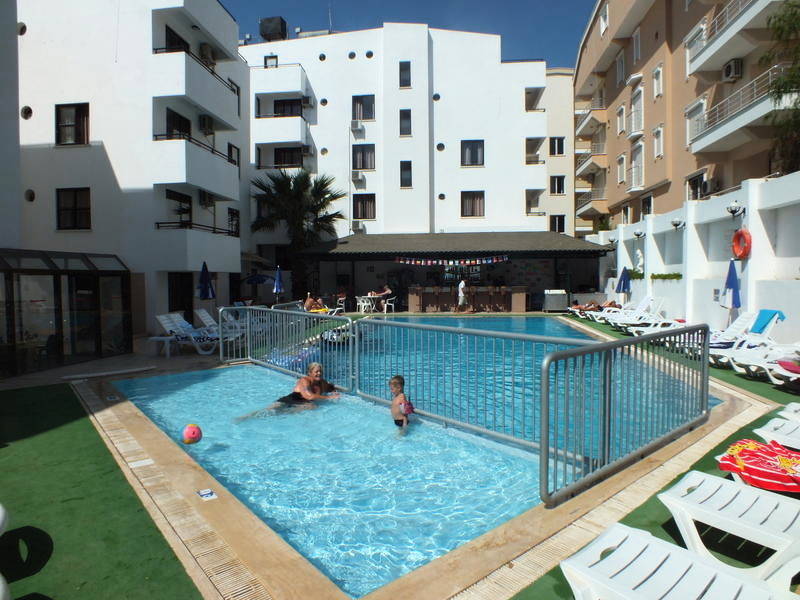 Tuntas Suites Altinkum