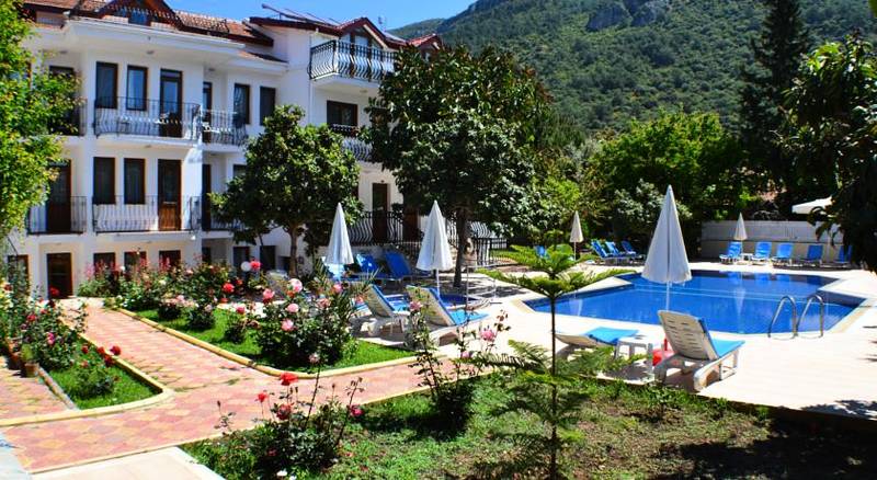 nsal Hotel ldeniz