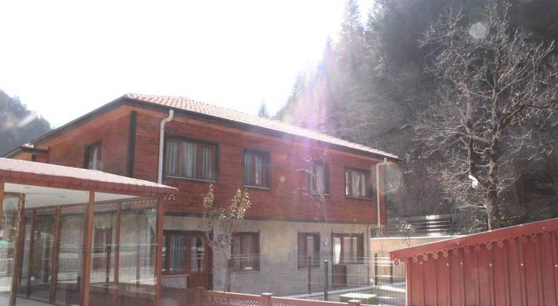 Uzungl nder Otel