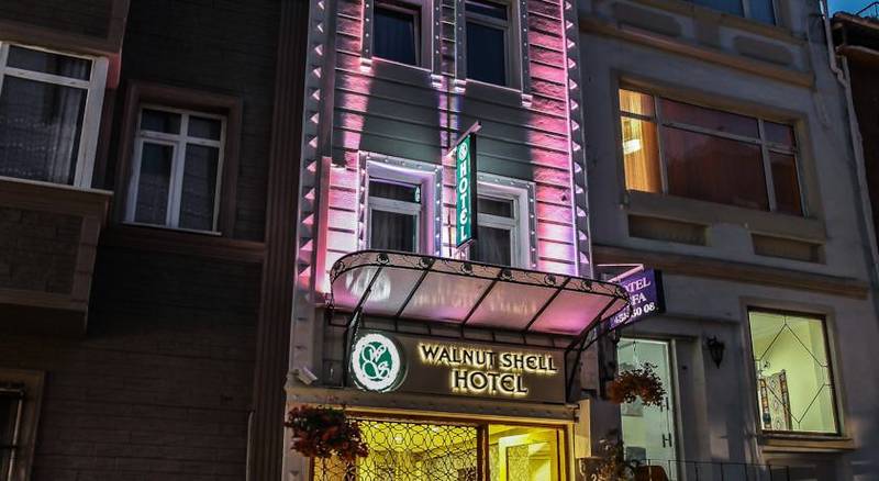 Walnut Shell Hotel