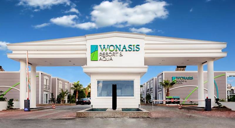 Wonasis Resort & Aqua Hotel