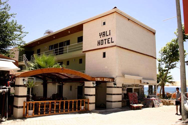 Yal Hotel