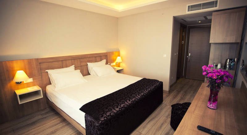 Yal Park Hotel