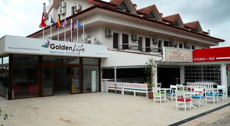 Golden Life Resort & Spa